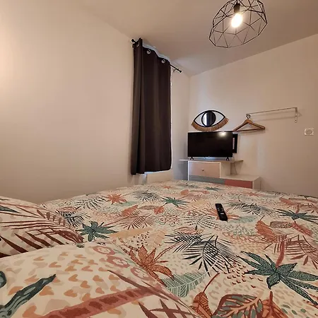 Apartment La Pinede Du Cheou, Piscine, Independant, Parking, Draps, Wifi Fibre Mimizan